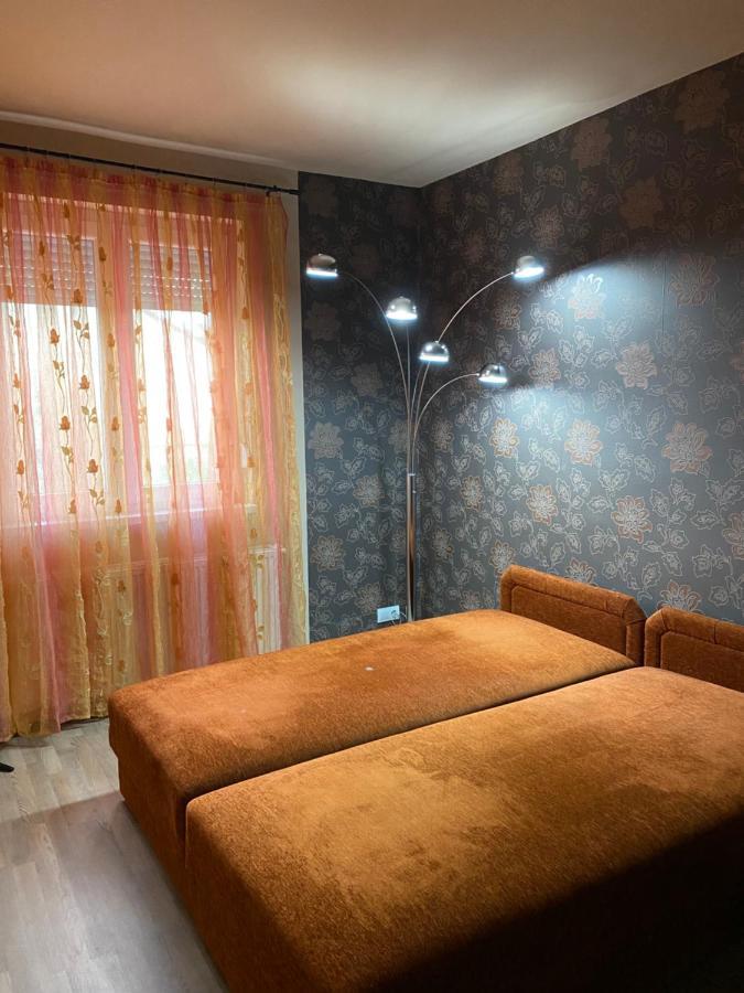 Platan Apartman Apartment Hajduszoboszlo Ngoại thất bức ảnh